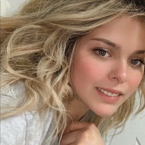 Meet your Posher, Daniella